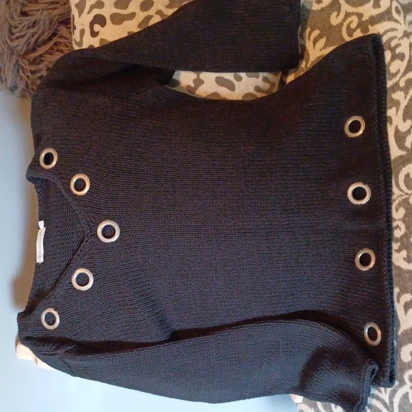 Lulu-B Grommet black knit Vneck sweater L - Picture 14 of 14
